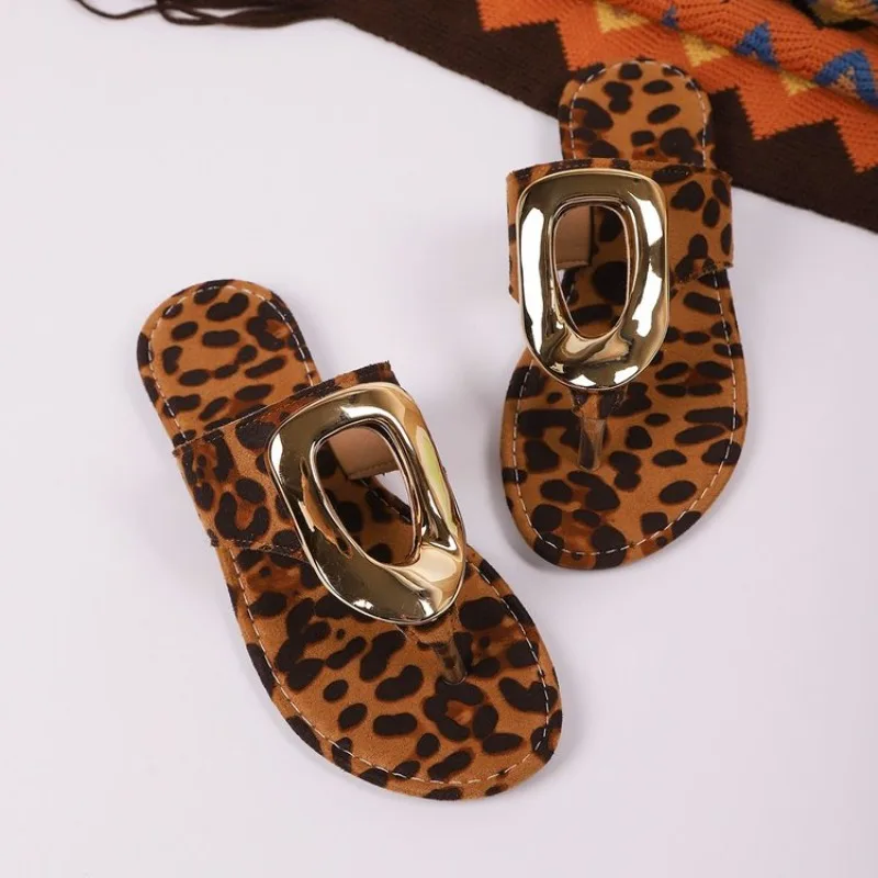 

Women Slippers Summer Beach Luxury Flats Sandals Flip Flops Fashion Metal Decorate Shoes Outdoor Trend Slippers Slides Women