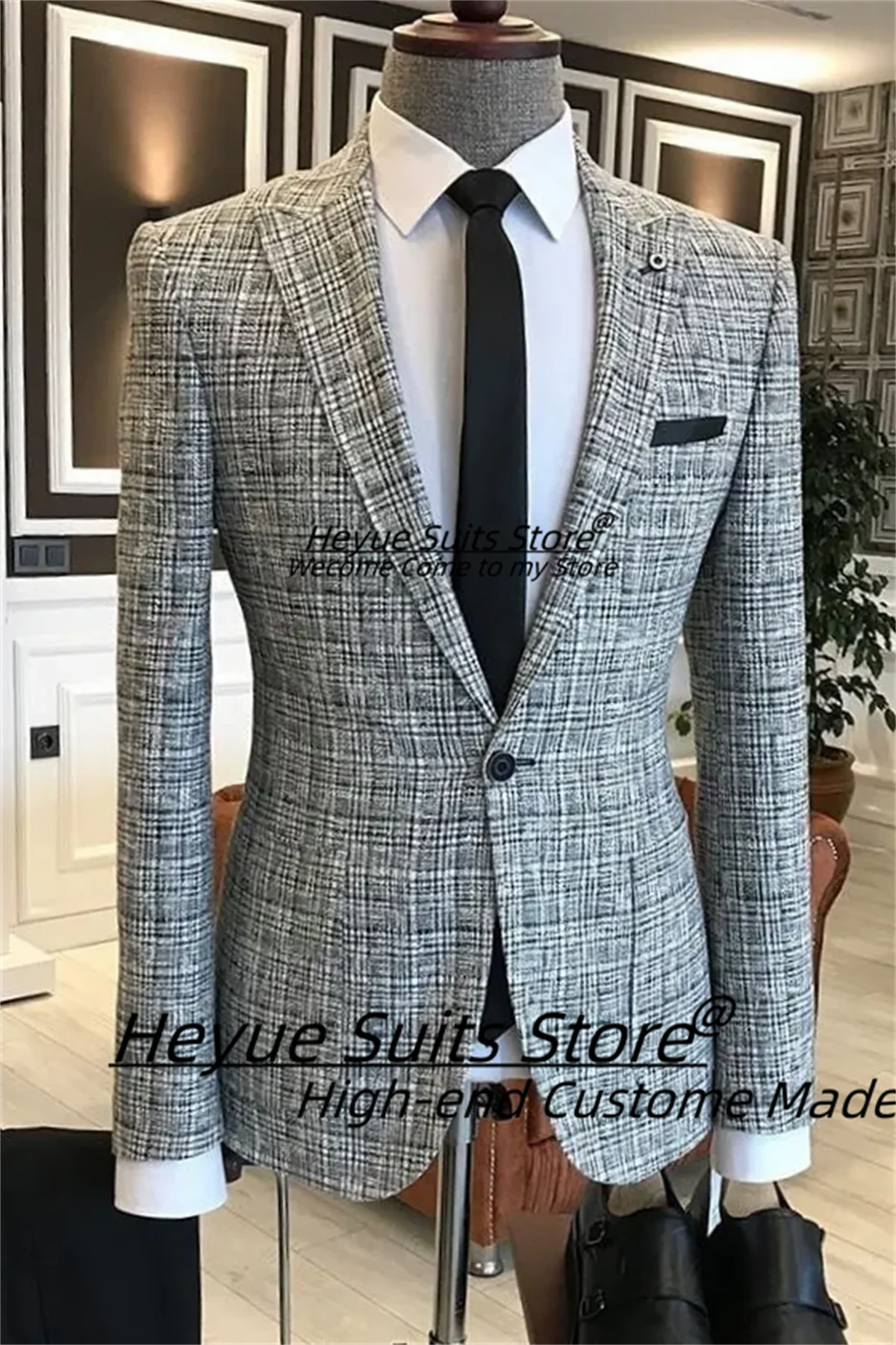 

Classic Plaid Men Suits Customized Slim Fit Peak lapel Groom dinner party Tuxedos 2 Pieces Sets Male Formal Blazers Ropa Hombre