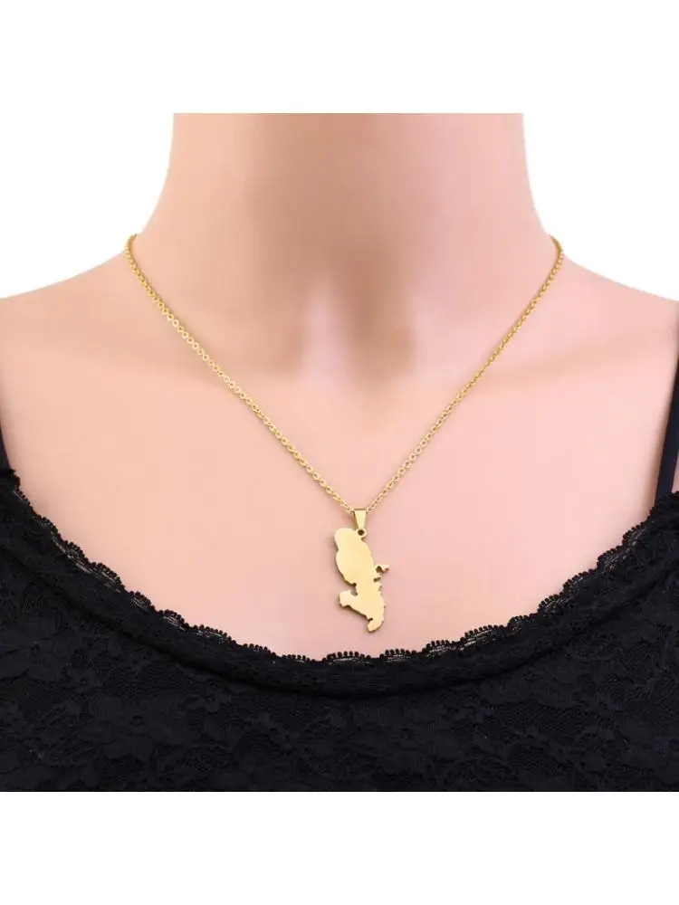  Stylish Hollow Out Martinique Map Pendant Necklace Adjustable Length Clavicle Chain Accessory for Everyday Wear