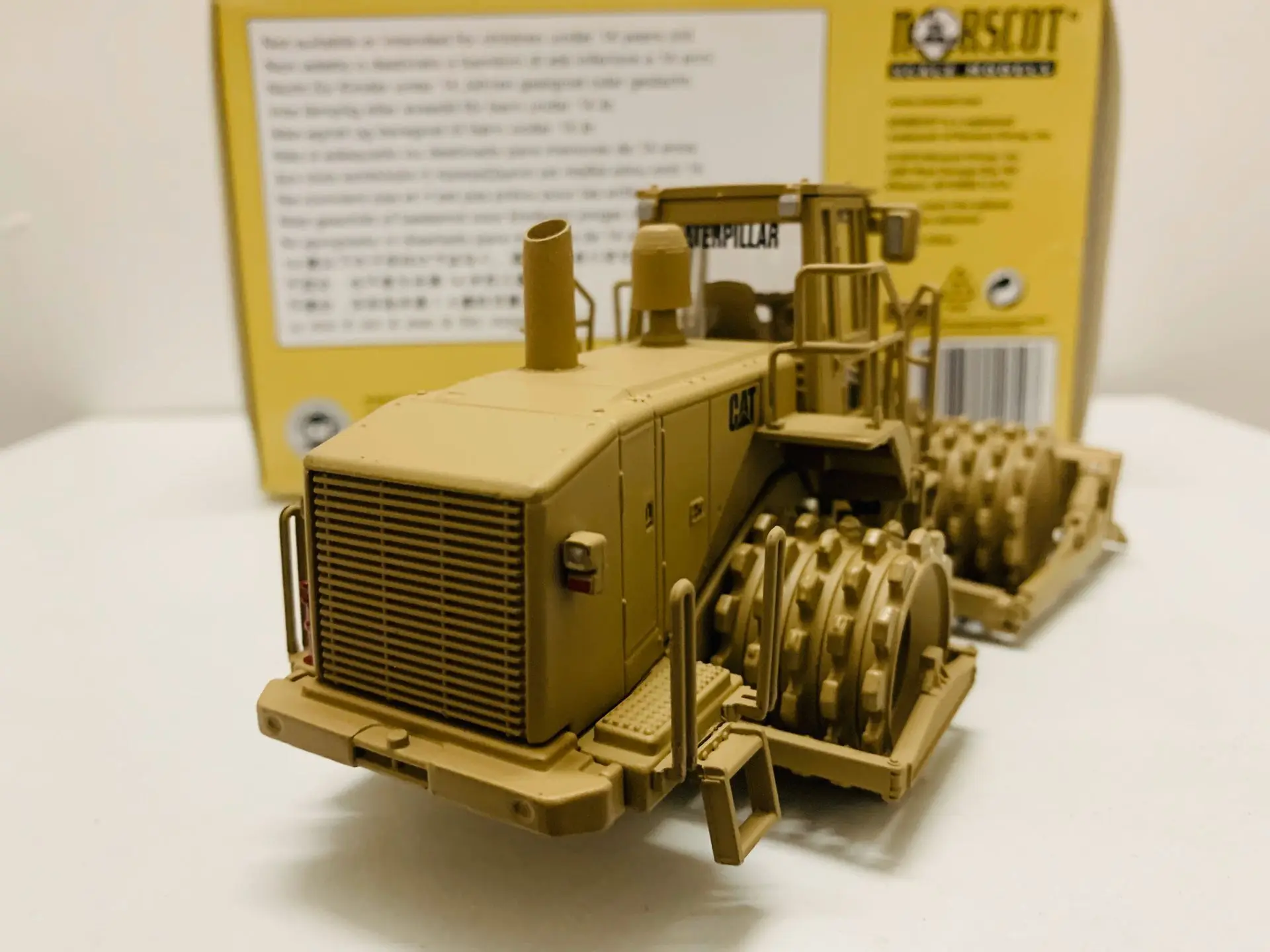 Military 815F Soil Compactor 1:50 Scale DieCast Model 55254