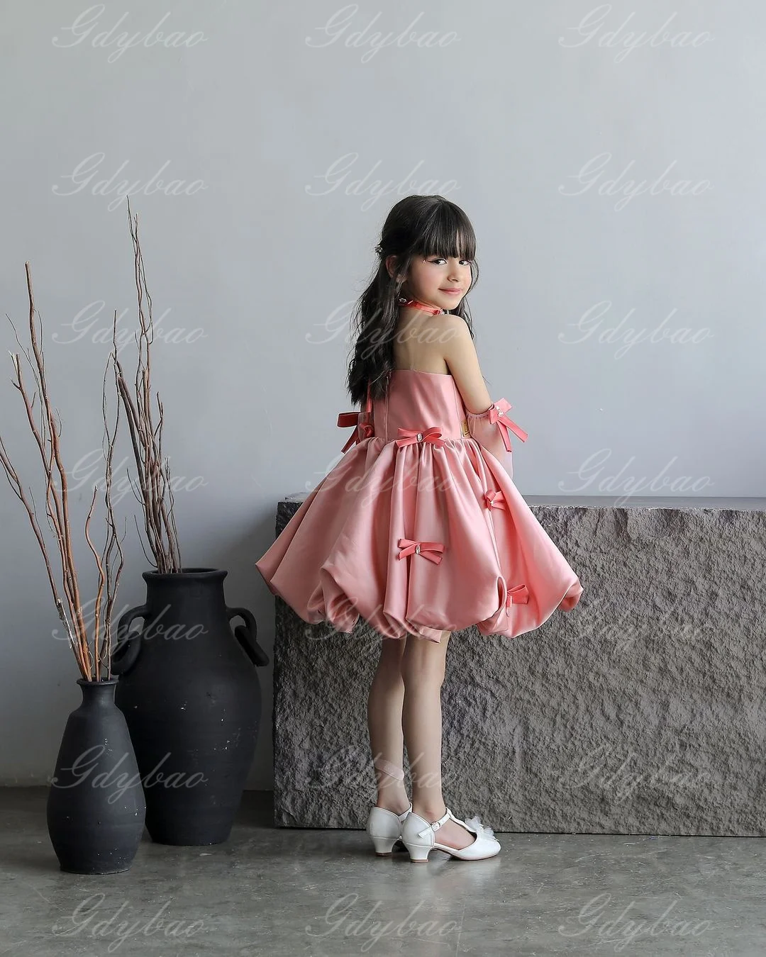 Flower Girl Dress for Wedding Satin Bows Sleeveless Ball Gowns Customized Elegant Birthday Party First Communion Dress for Girls