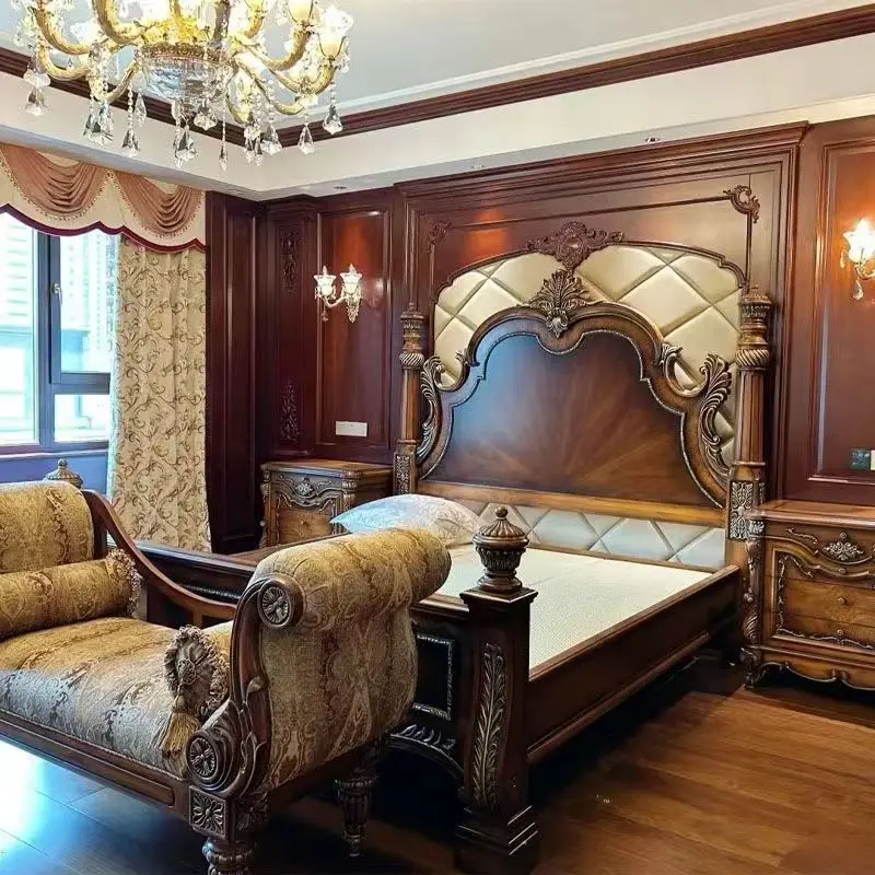 Mueble rústico, cama doble con flores talladas en madera maciza.