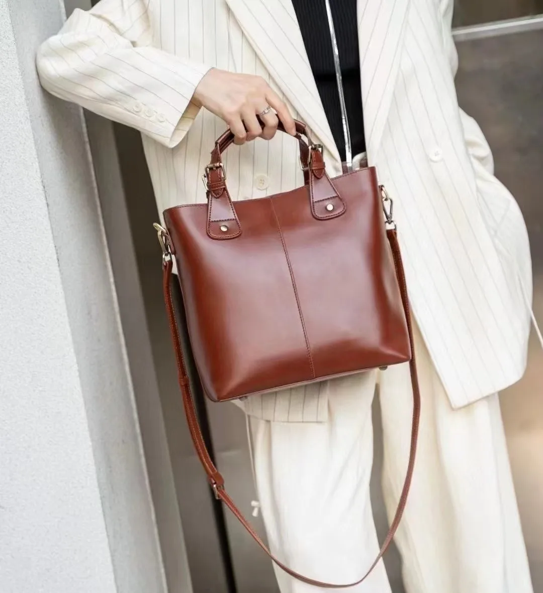 Zency 100% Genuine Leather Handbag Retro Coffee Women Casual Tote Bucket Bag Classic Black Lady Crossbody Messenger Purse Brown