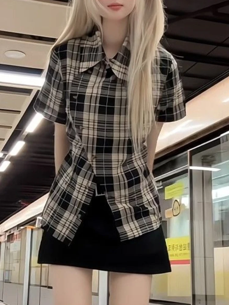

American Vintage Plaid Short Sleeve Shirt Women2025 Summer Elegant Button Irregular Shirts High Street Y2k Japanese Fit Crop Top