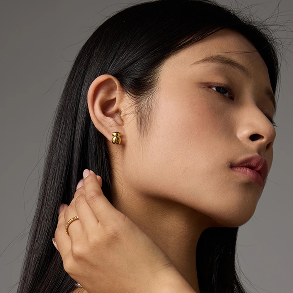 18K Vergoldete Bären-Ohrstecker aus Edelstahl, Niedlicher Tier-Piercing-Schmuck, Minimalistische Ästhetische Ohrringe für Frauen und Mädchen – Detail 4