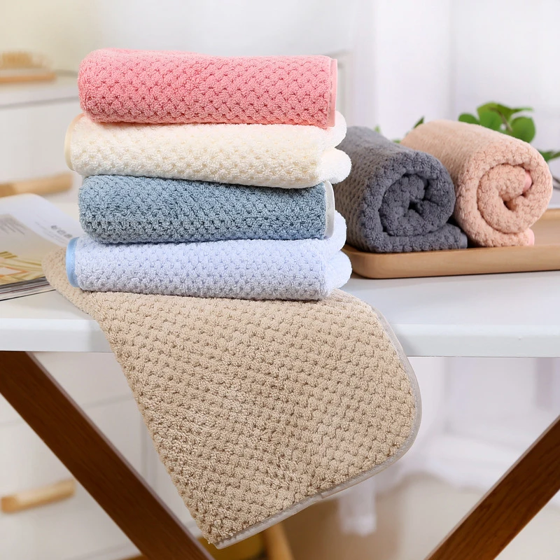 Thickened Coral Velvet Bath Towel Strong Water Absorption Adult Bath Towel Soft Affinity Household Quick-drying Towel