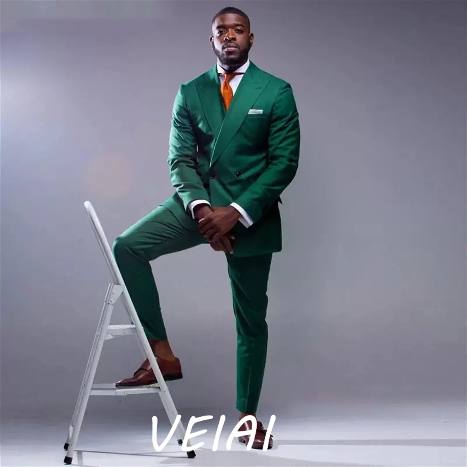 

CustomizedGreen Wedding Suits for Men Peaked Lapel Double Breasted Blazer Jacket Tuxedos Groom Wear Costume Mariage Homme 2 PCS