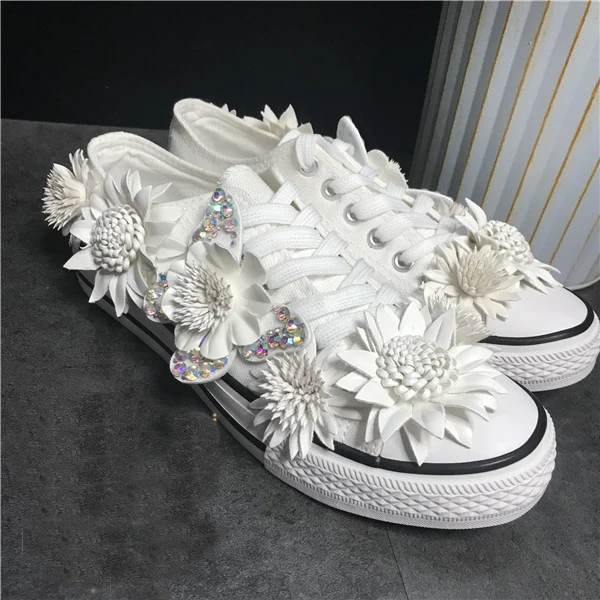 Handmade New White Flower Canvas Shoes for Women Rhinestones Students Lady Casual Shoes White Flat Sneakers Size 35-44