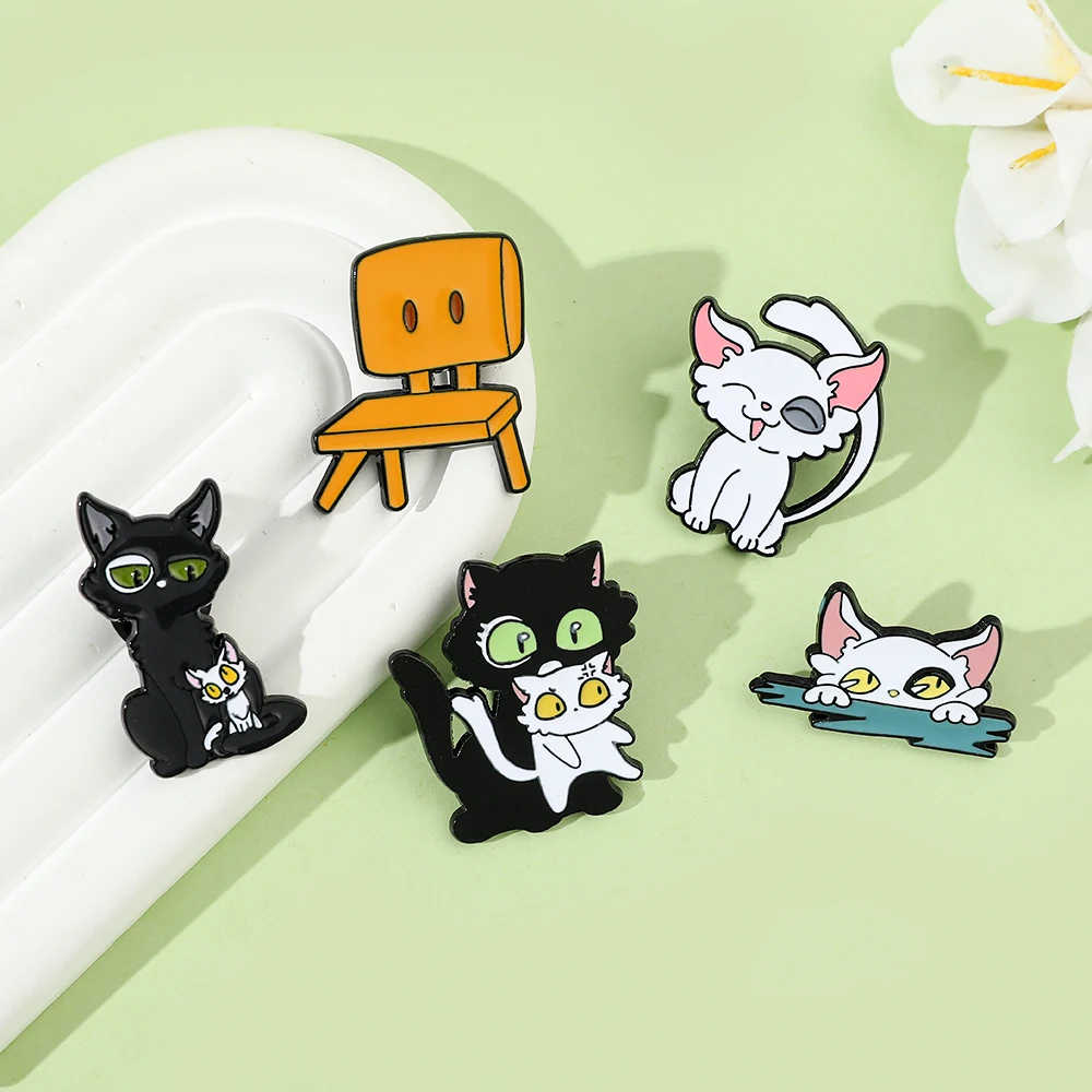 Nowe Anime Suzume No Tojimari emaliowane wpinki do klapy słodki kociak broszki plecak odzież kapelusz moda biżuteria dla kobiet akcesoria