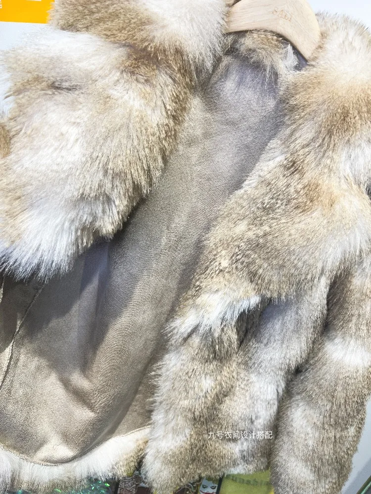 2025 New Fashionable Faux Fur Coat for Women Loose and Warm Faux Fur Winter Coat lady Mid-Length Fluffy Jacket