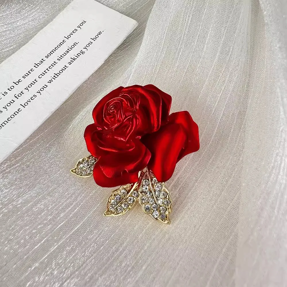 Temperament Red Rose Brooch High-end Suit Accessories Pins Atmospheric Clothing Fashionable Exquisite Design Brooches for Women