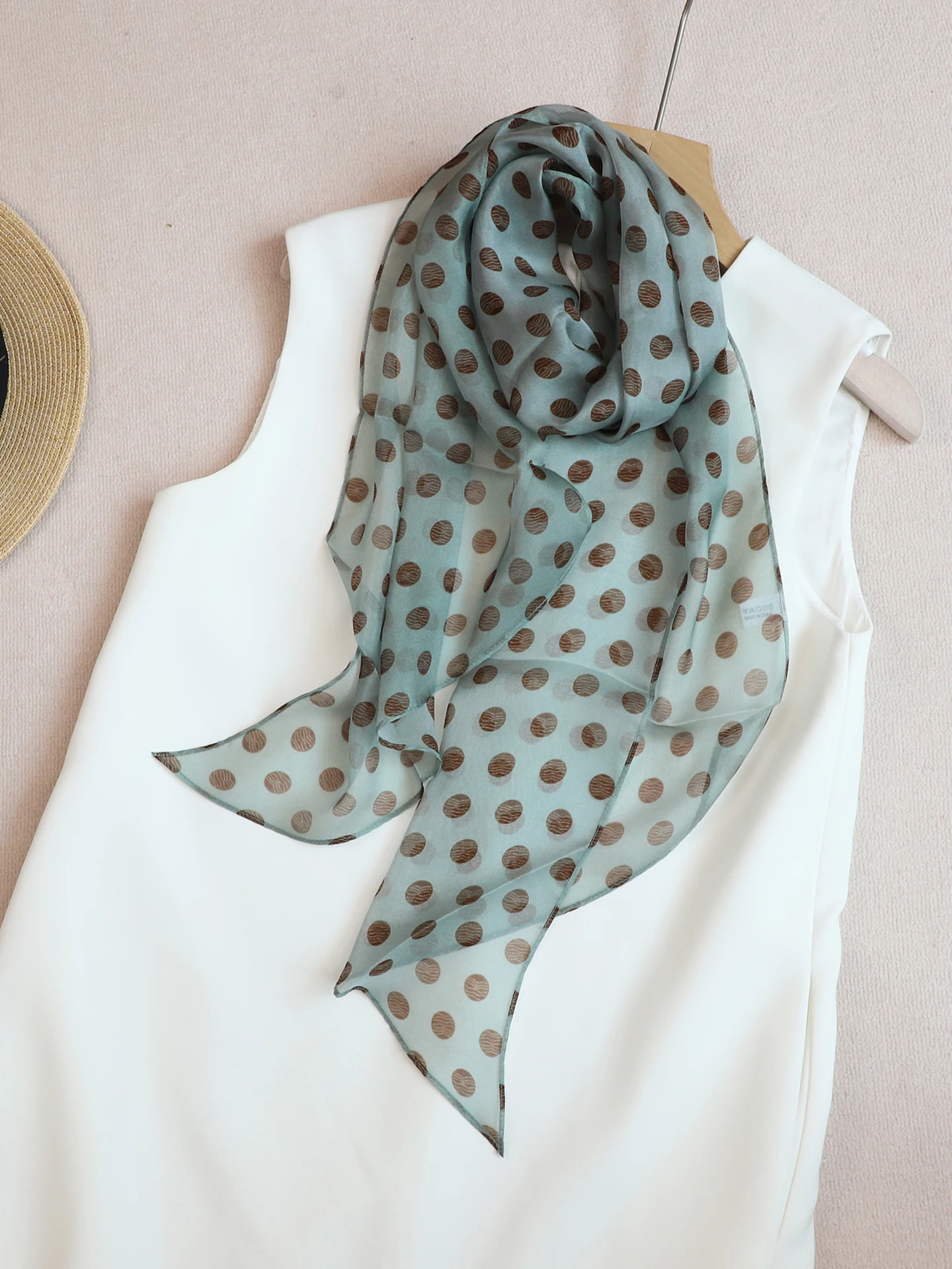 グリーンドットダンスロングシルクスカーフ女性用シフォン装飾ドリフティング薄い6032ウェーブドットマルベリーシルクスカーフエレガント多機能