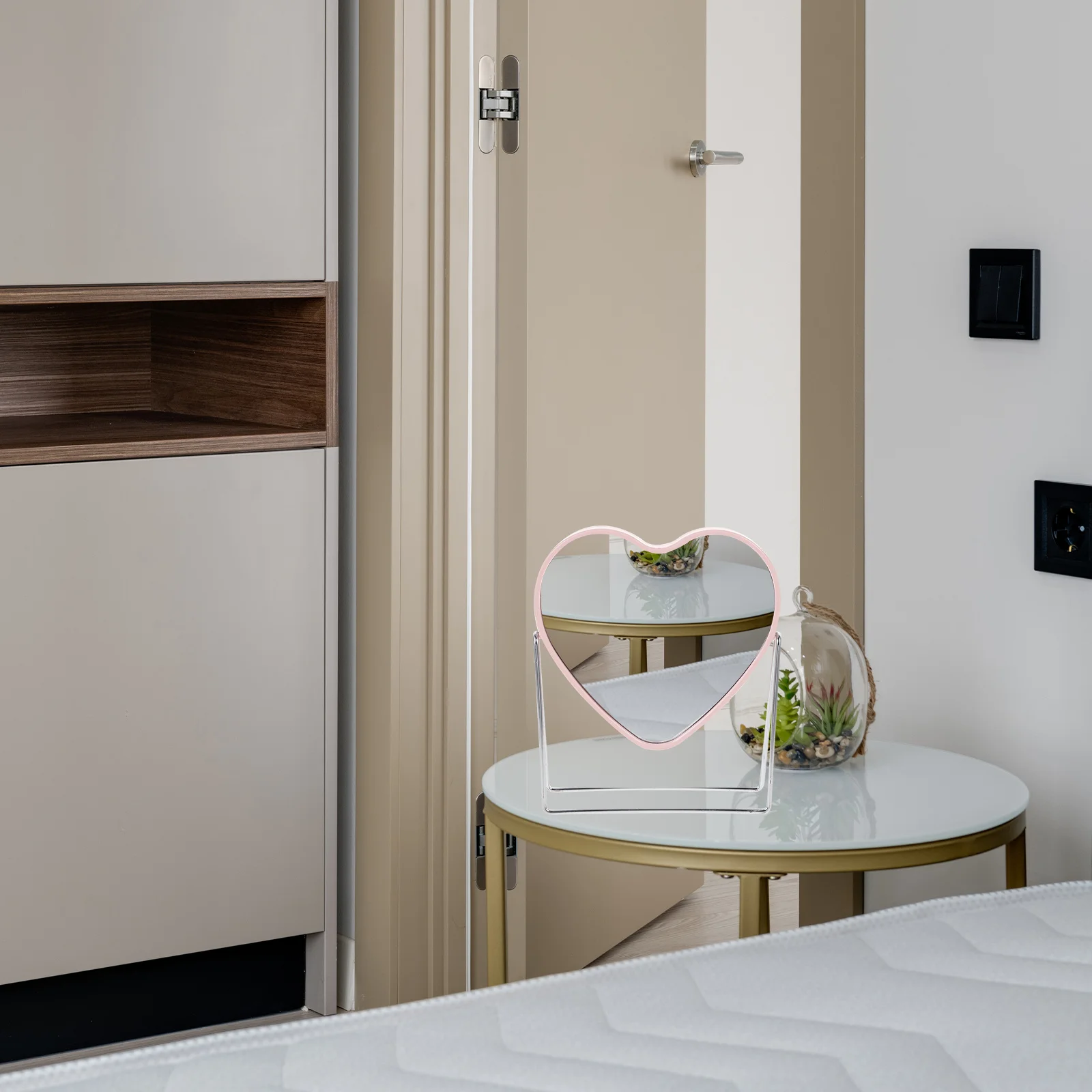 

Double Sided Heart Shape Tabletop Makeup Mirror Adjustable Desk Mirror for Makeup Eyebrow Shaving Styling Dorm Decor