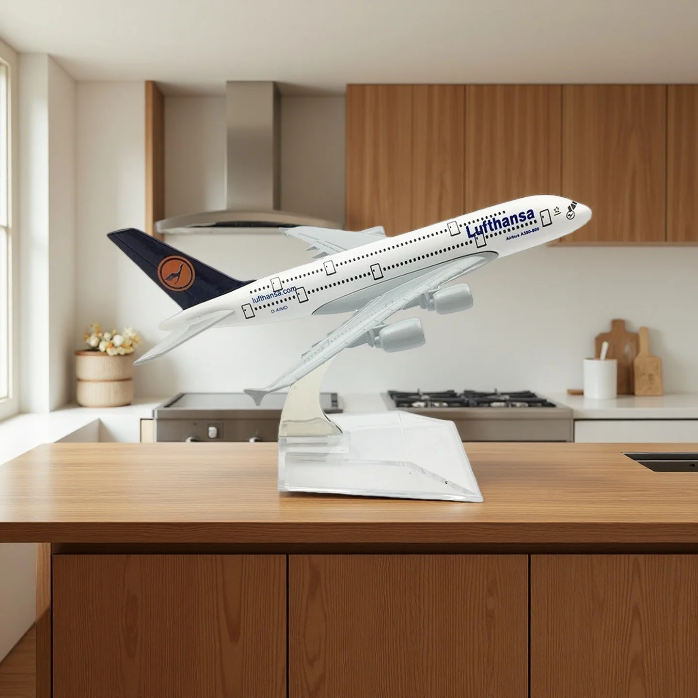 

380 Lufthansa Airways A380 Plane Model Alloy Aircraft Models with Stand 16CM Airplane for Display Decoration Collection Gift