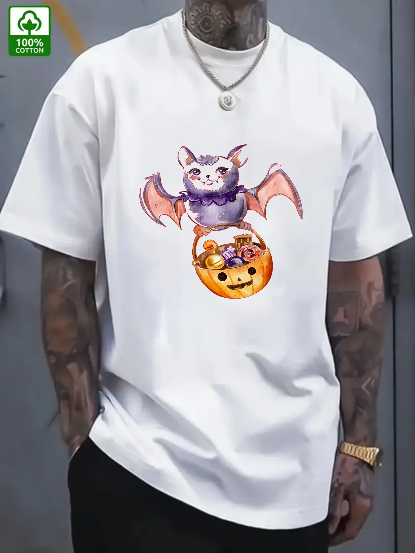 Halloween Bat, Pumpkin Basket with Carving Smiles, Candy Fashion Versatile English Trendy Cool Pattern Classic Men's T-shirt