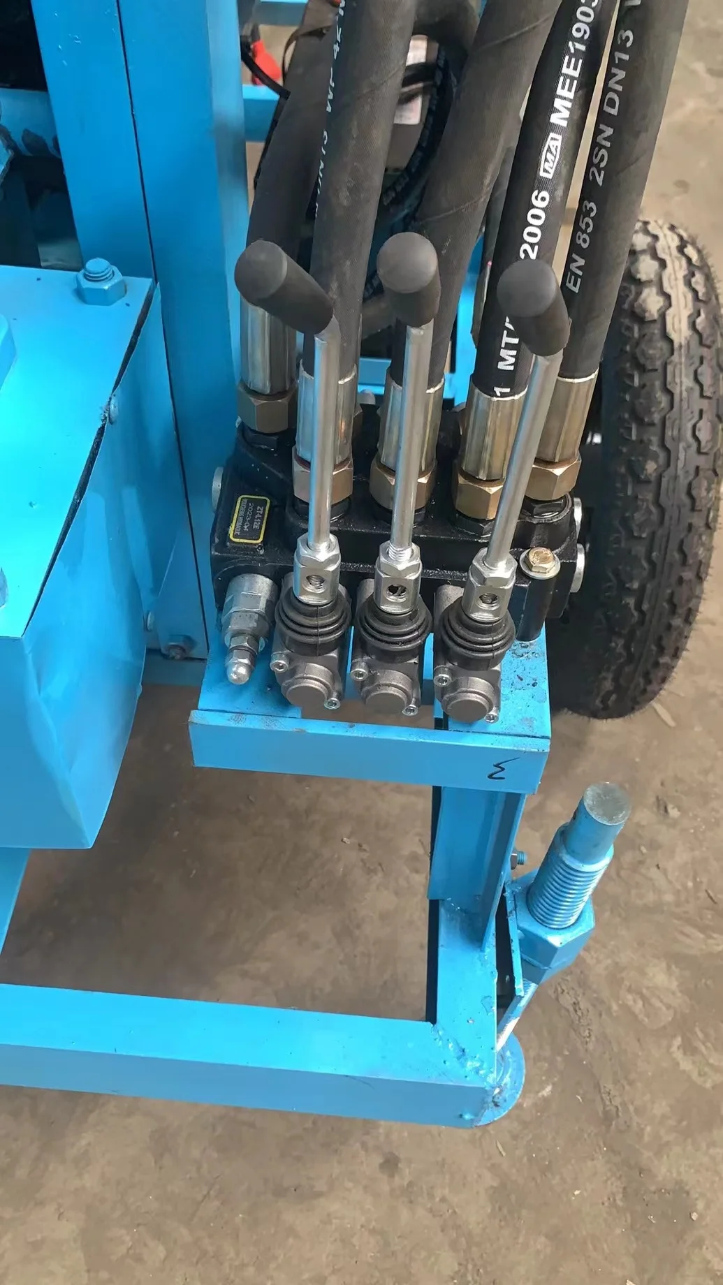 

Customized Small 100m 150m 200m Wheel Crawler Deep Well Drilling Rig Machine Mud Pump Exploration Shllow Well Drilling Rig