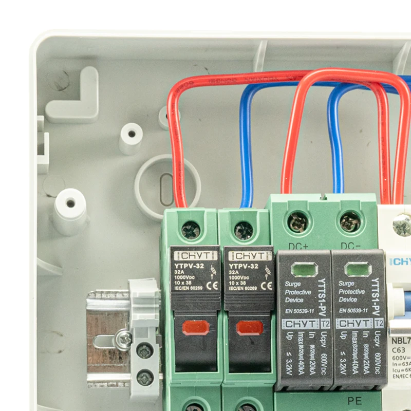 Surface Mounted 1-in-1-out 600V IP65 Solar PV Surge Lightning Protection DC Distribution Box Combiner Box