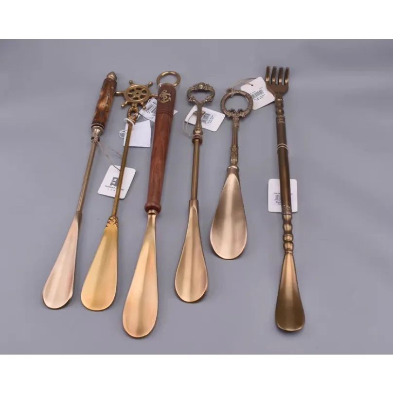 Hand‑Crafted Short Brass Shoe Horn Golden Luxury Art Shoe Lifter Creative Household Shoe‑Wearing Helper Ornament