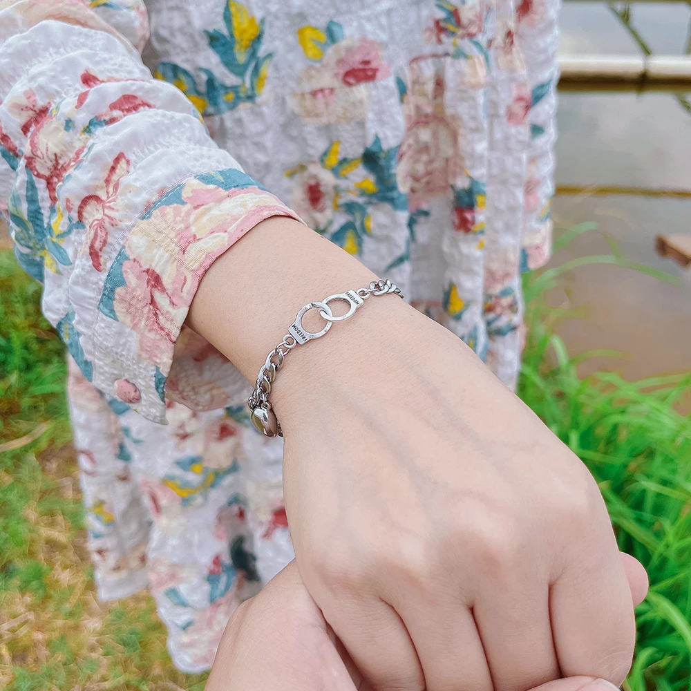 2pcs/set High quality stainless steel love magnet attractive handcuffs bracelets for couples men  women friendship jewelry gifts