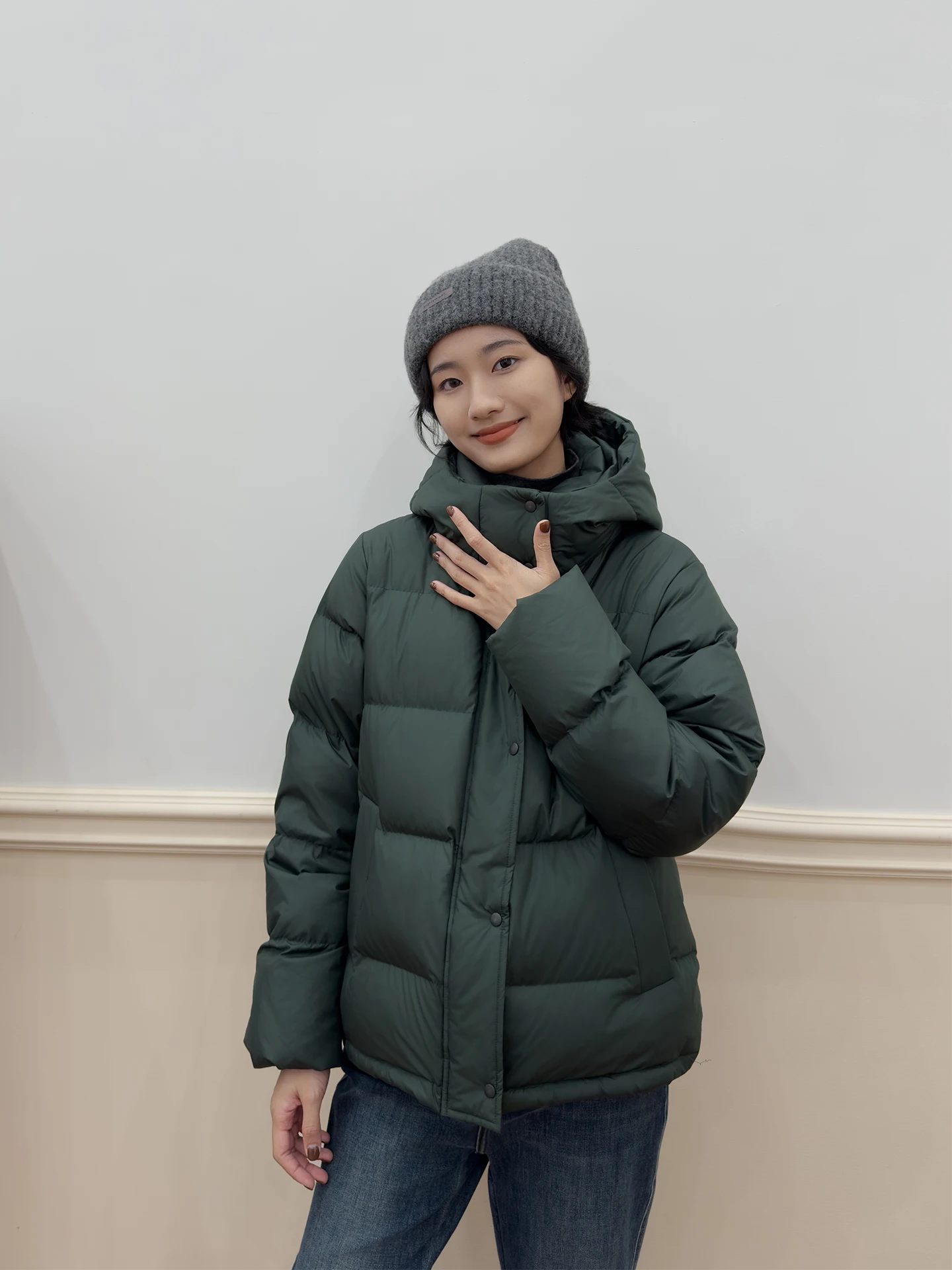 

Зимнее утепленное женское пуховое пальто с капюшоном из искусственного меха, 90% гусиный пух, стандартный крой, длинный рукав