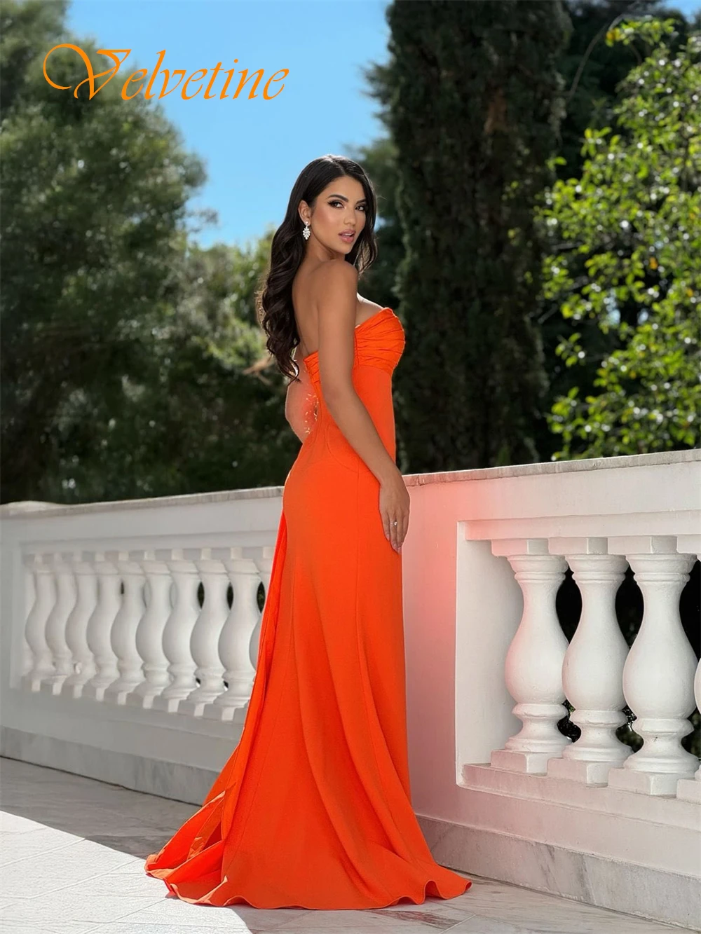 

Customized Modern Jersey Strapless Evening Dress Elegant Court Train Prom Dresses Delicate Crystal Special Occasion Gowns