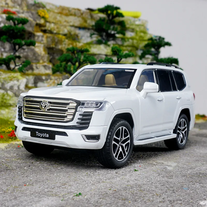 

1:24 Toyota LAND CRUISER SUV High Simulation Diecast Car Metal Alloy Model Car Children's toys collection gifts