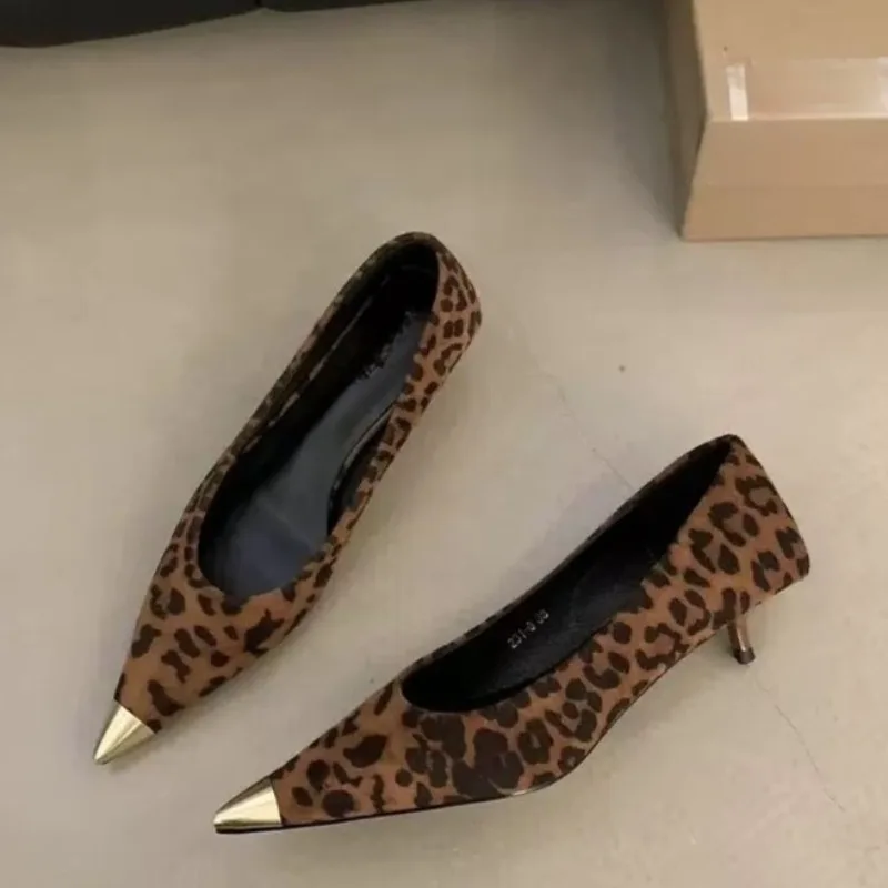 Simple Crash-Resistant Metal Pointed Suede Leopard Print Slip-on Slip-Resistant Stiletto