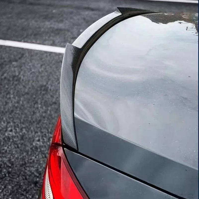 

For Maserati president Quattroporte Carbon Fiber Spoiler Tail fins Carbon Rear Guide Wing Rear Wing Car Diverter body kit