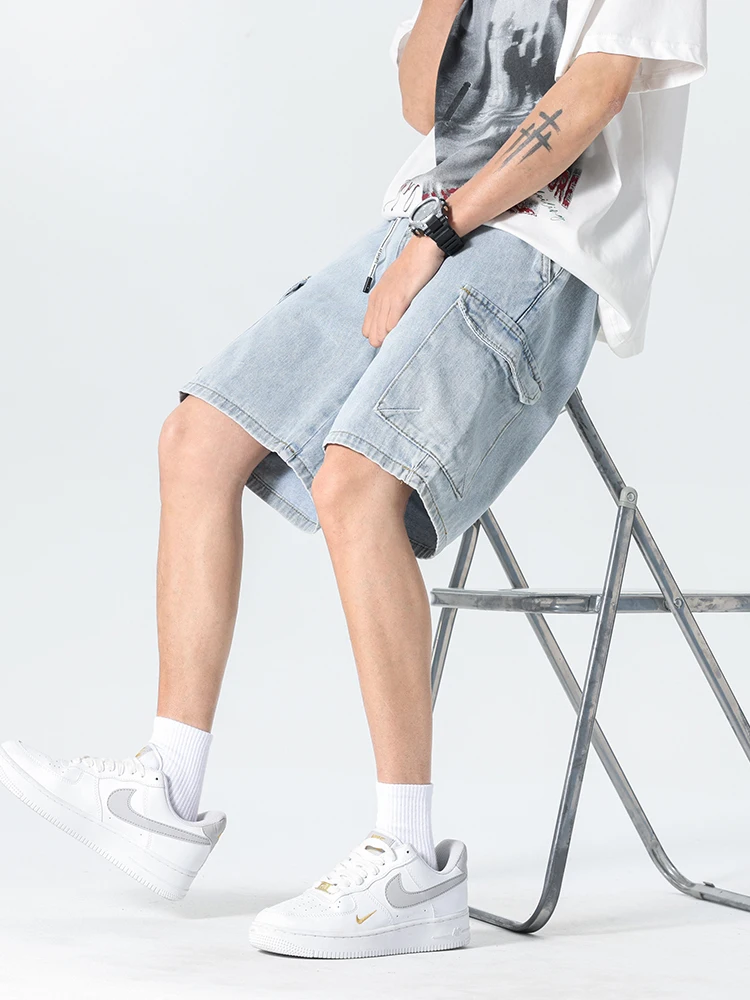جديد الصيف الرجال الدنيم السراويل الضوء الأزرق موضة متعددة جيب فضفاض عادية البضائع السراويل الرجال 92% القطن مستقيم جينس قصير #1