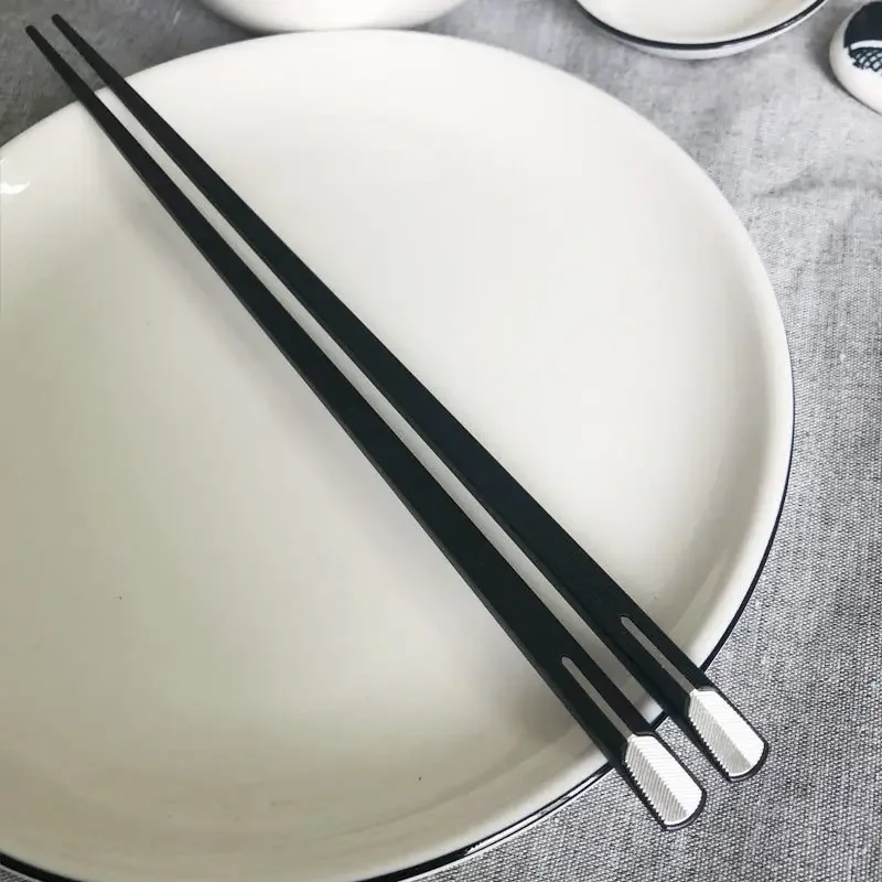 1Pairs Japanese Chinese Chopsticks Hot Pot Sushi Sticks Reusable Metal Korean Chopsticks Healthy Food Grade Alloy Tableware