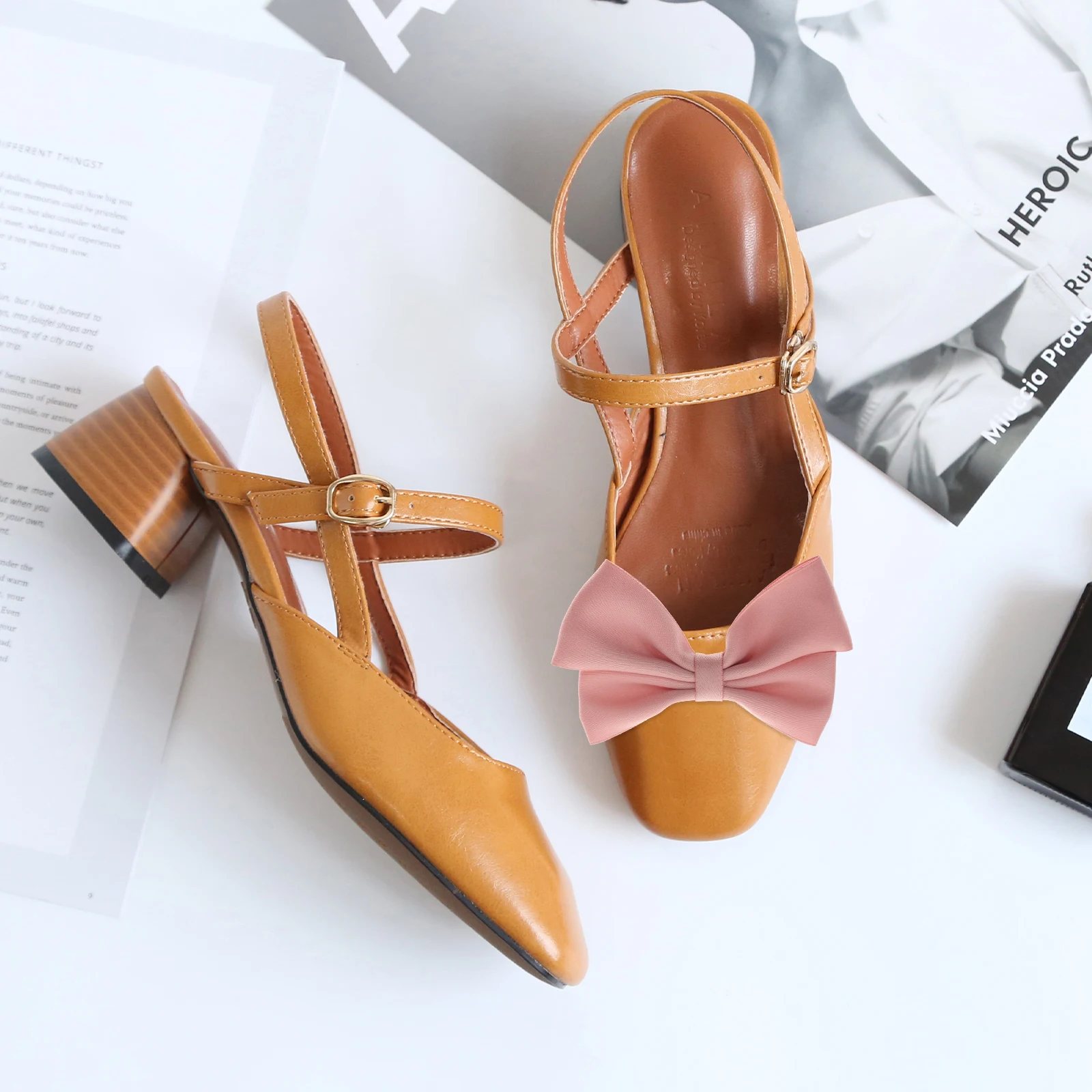 

2Pcs Chic Shoe Clips with Bow Design Lightweight Shoe Buckles for Women Wedding Evening Party Holiday Bridal Accessories