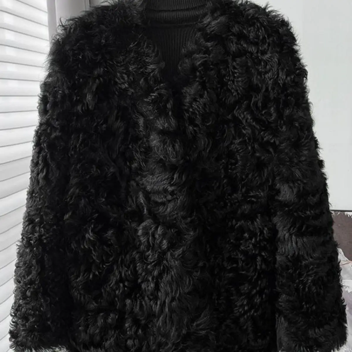 

Fall Winter New Style Thickened Artificial Lamb Curly Hair Tocapim Fur Integrated Women's Coat V-neck Regular Length Universa...