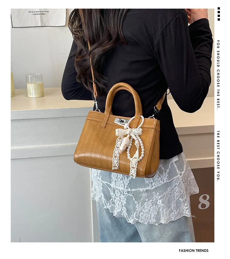 

"New 2025 Minimalist Messenger Bag, Women's Fashion Shoulder Purse, Portable Temperament Crossbody Bag for Daily Use"