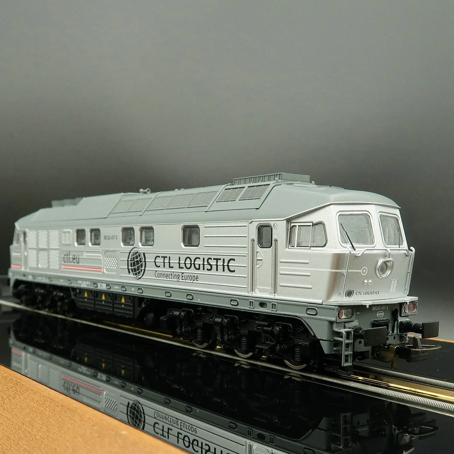 PIKO Train Model HO Type 1/87 52927 BR232 Lyudmila Diesel Locomotive Digital Sound Effect CTL Rail Car Toy