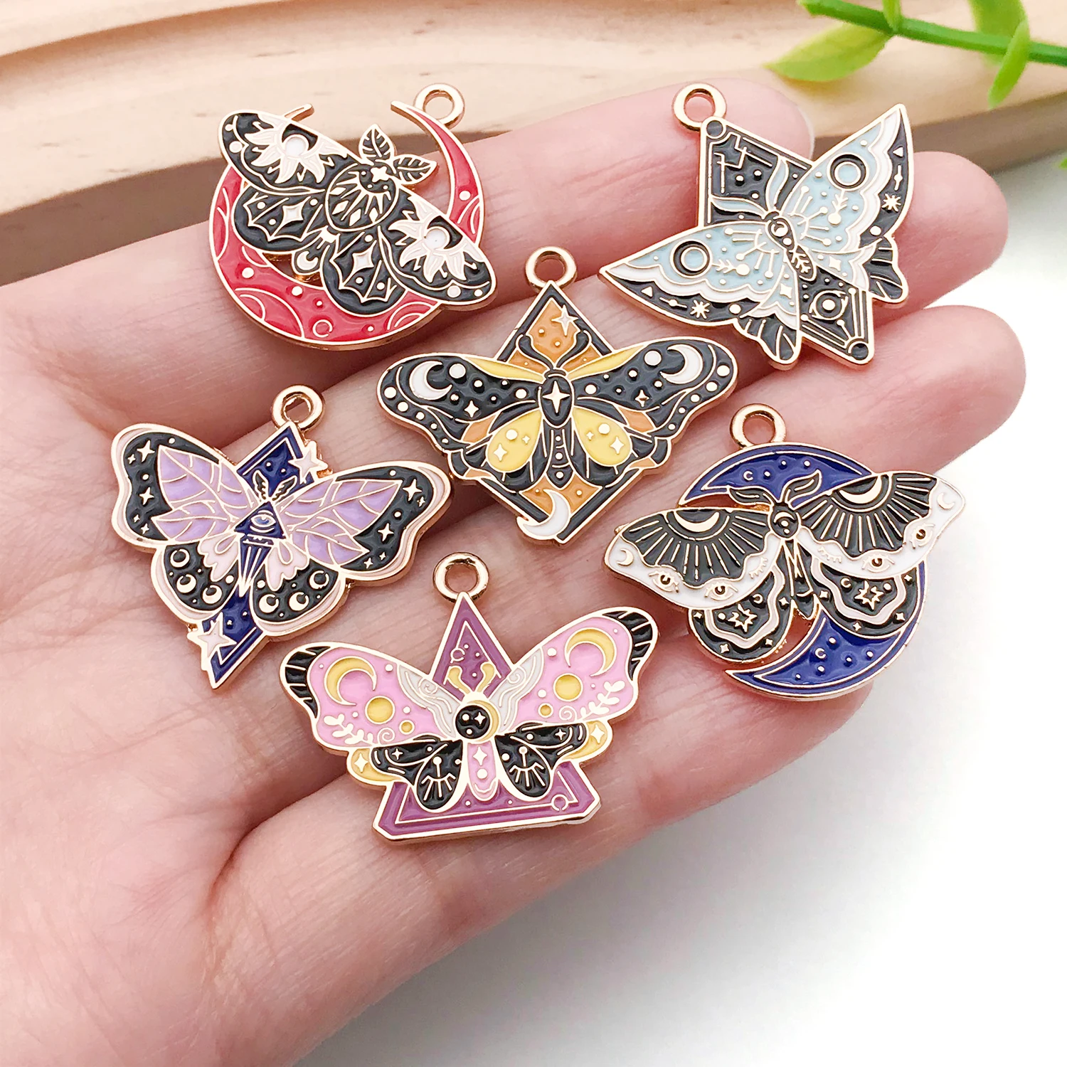 12 Breloques Papillons Mystiques de Styles Variés - Pendentifs en Émail pour Bracelets, Boucles d'Oreilles et Porte-clés