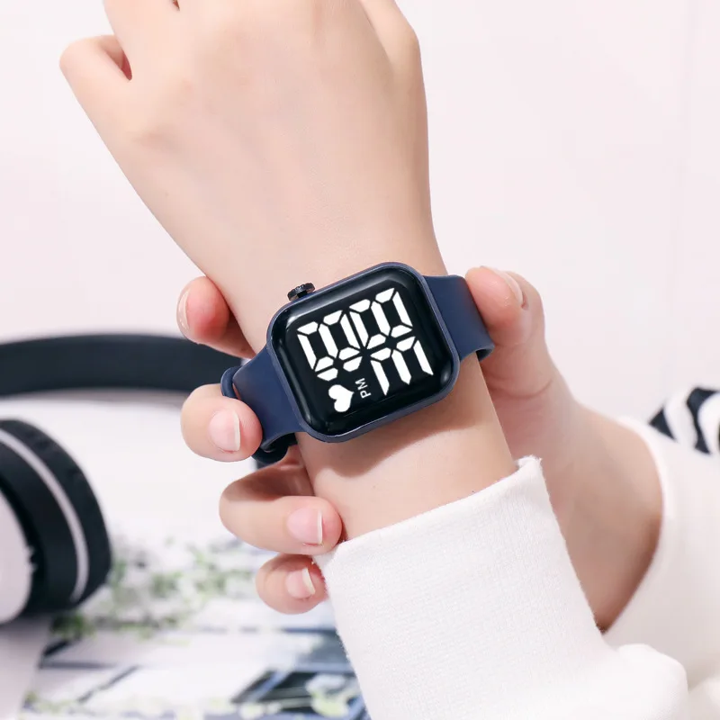 

Fashionable square heart-shaped LED electronic watches for couples, trendy, casual and personalized electronic watches