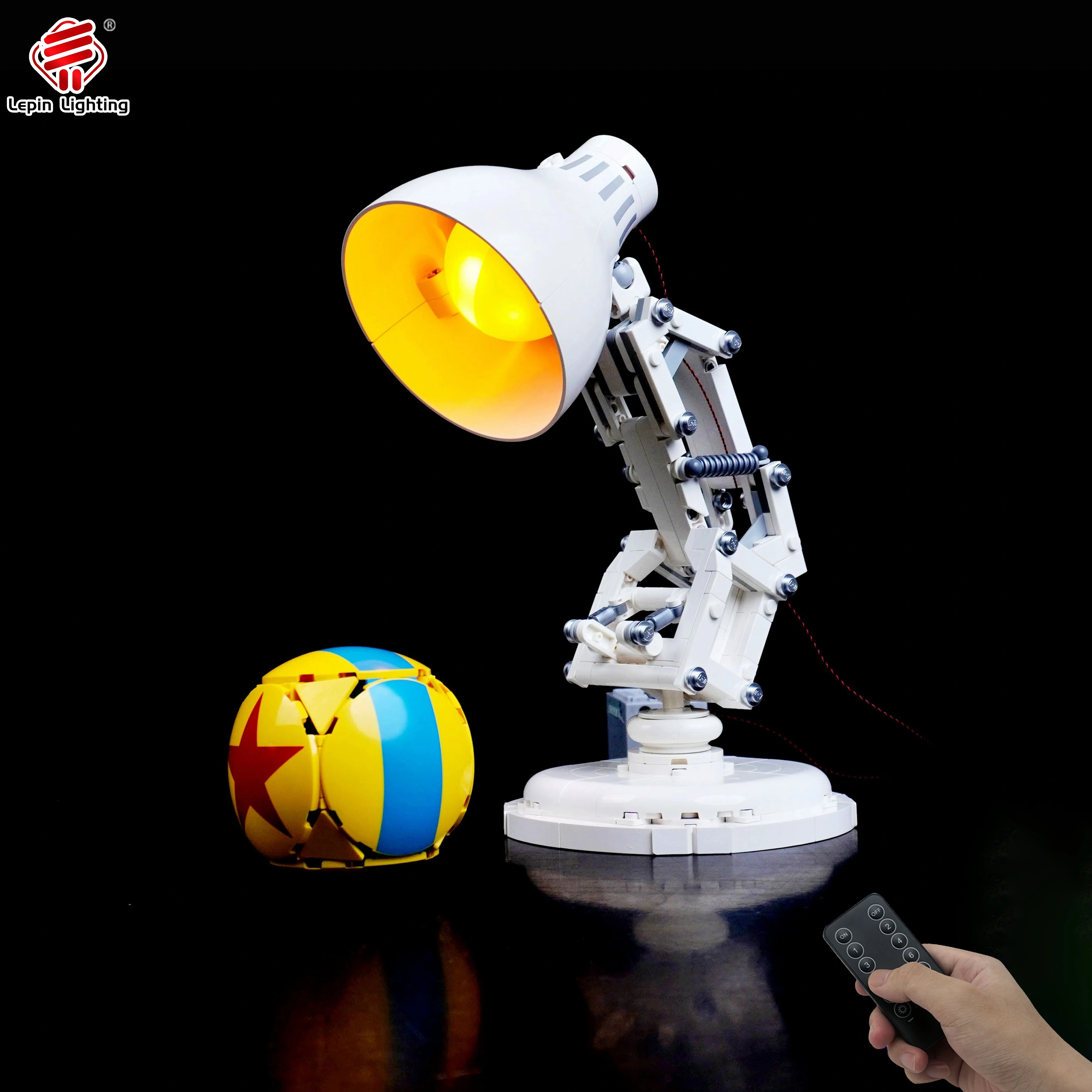 

Светильники для строительных блоков подходят для небольшой настольной лампы Lego 21357. Disney Pixar. Они могут быть изменены со светодиодом для создания