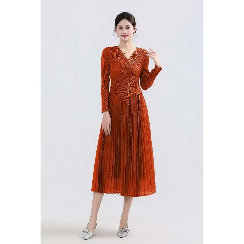 

Miyake новые плиссированные платья больших размеров с v-образным вырезом и длинными рукавами, свободное тонкое темпераментное элегантное эластичное длинное платье, европейская одежда