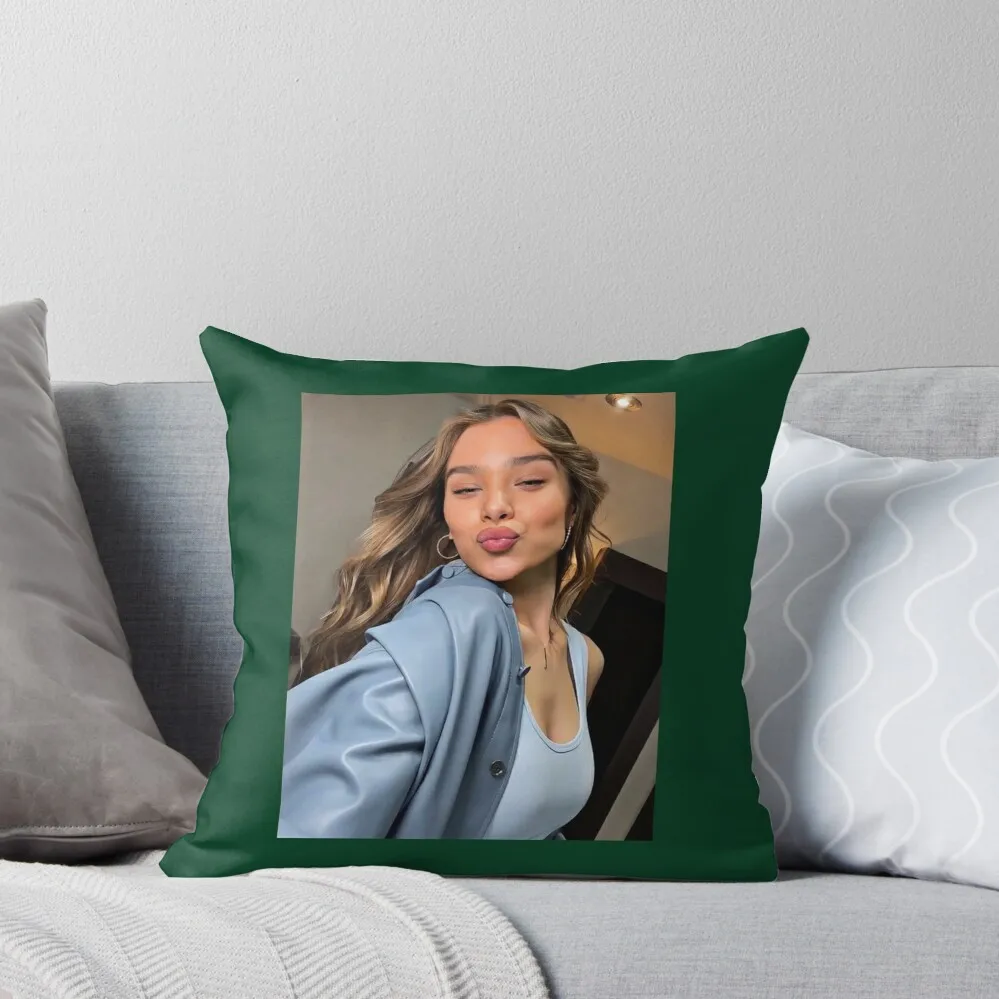 Hailee Steinfeld , Gift For Boyfriend ,Hailee Steinfeld Lover Poste Throw Pillow Couch Pillows pillow