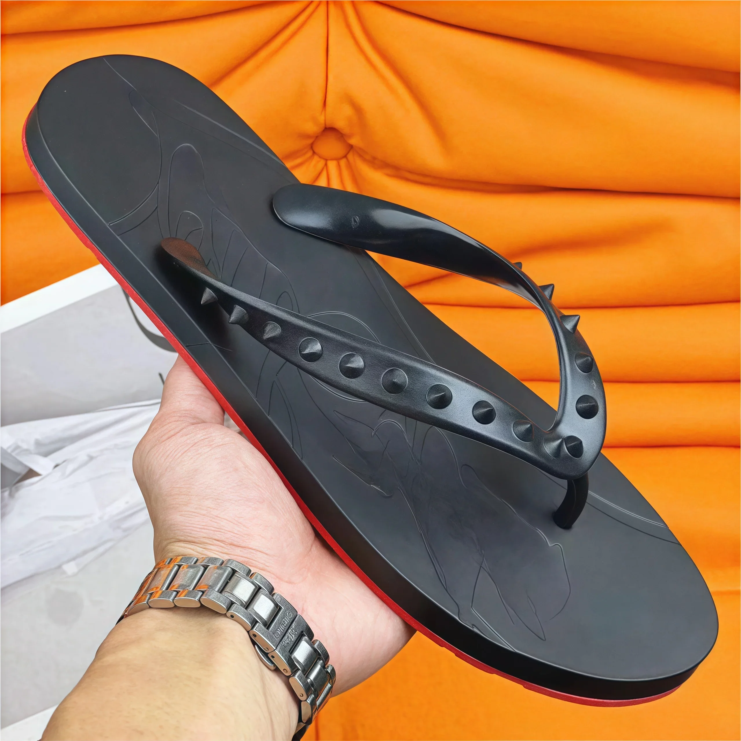 

Casual Lightweight Red Beach Sandals Flip-Flops Men And Women Slippers Outdoor Rivets Strap High Quality Fashion Unisex Shoes