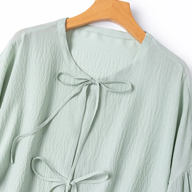 

BirdTree-100%Real Silk Bubble Crepe Elegant Shirt, Lantern Sleeve Lace-up, Women Casual Loose Blouse, 2026 Summer New T66133CC