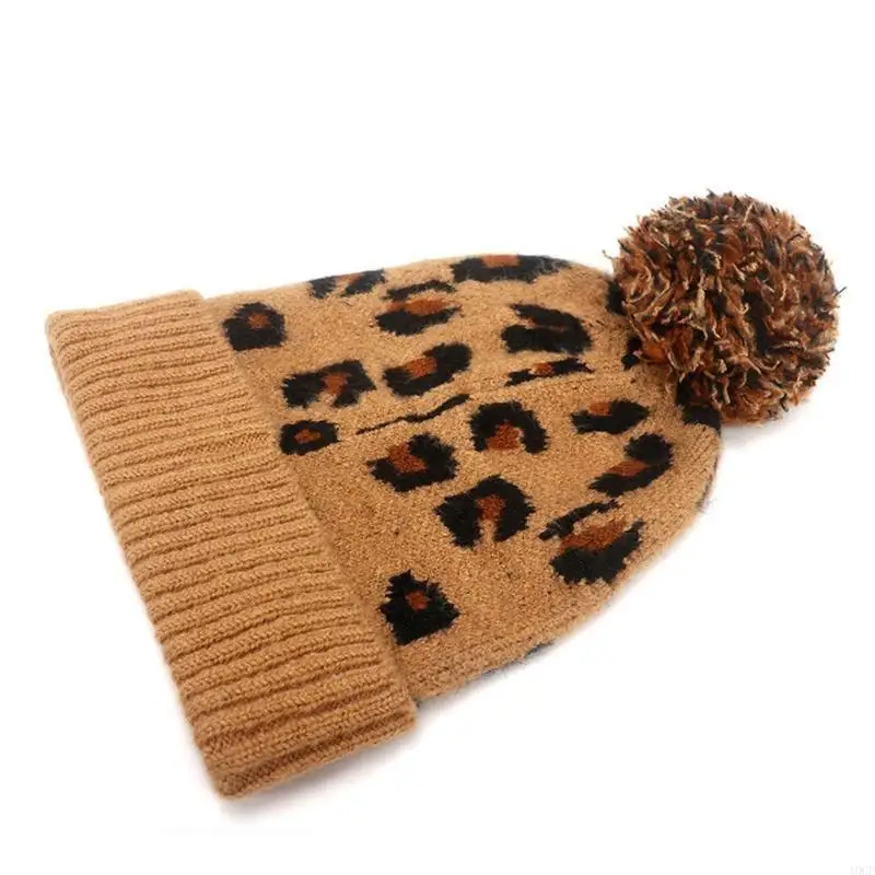 المرأة شتاء دافئ محبوك مكبل قبعة صغيرة خمر ليوبارد الجاكار لطيف كبير في الهواء الطلق الثلوج تزلج تمتد الجمجمة قبعة