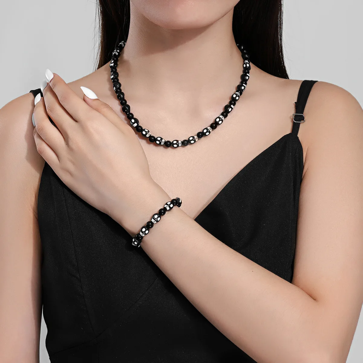 Halloween Black And White Skull Necklace Bracelet, Dark Punk Style Bracelet Bracelet Collarbone Chain For Men And Women