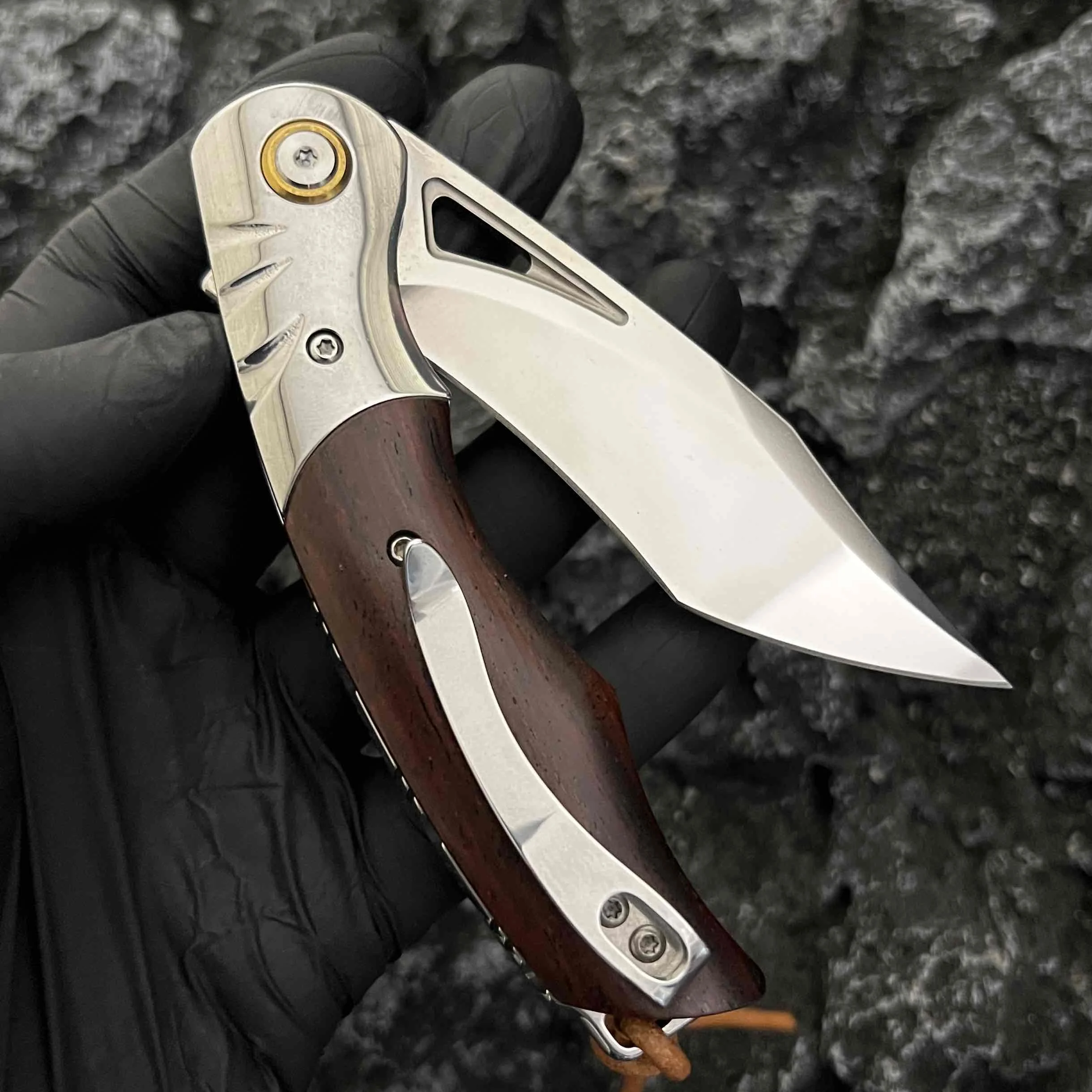 Lâmina de aço D2 forjada à mão nova de 7 polegadas, cabo de sândalo, faca de ferramenta tática RDC dobrável para acampamento ao ar livre