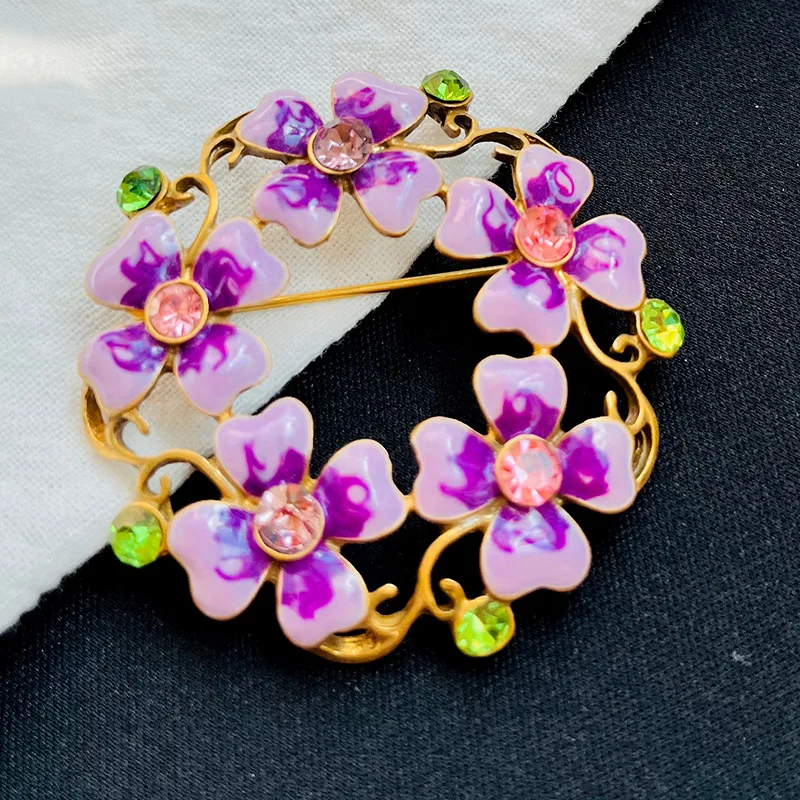 

Retro Purple Hand-painted Dripping Glaze Wreath Brooch Enamel Pearlescent Scarf Buckle Collar Pin Medieval Style Foreign Trade