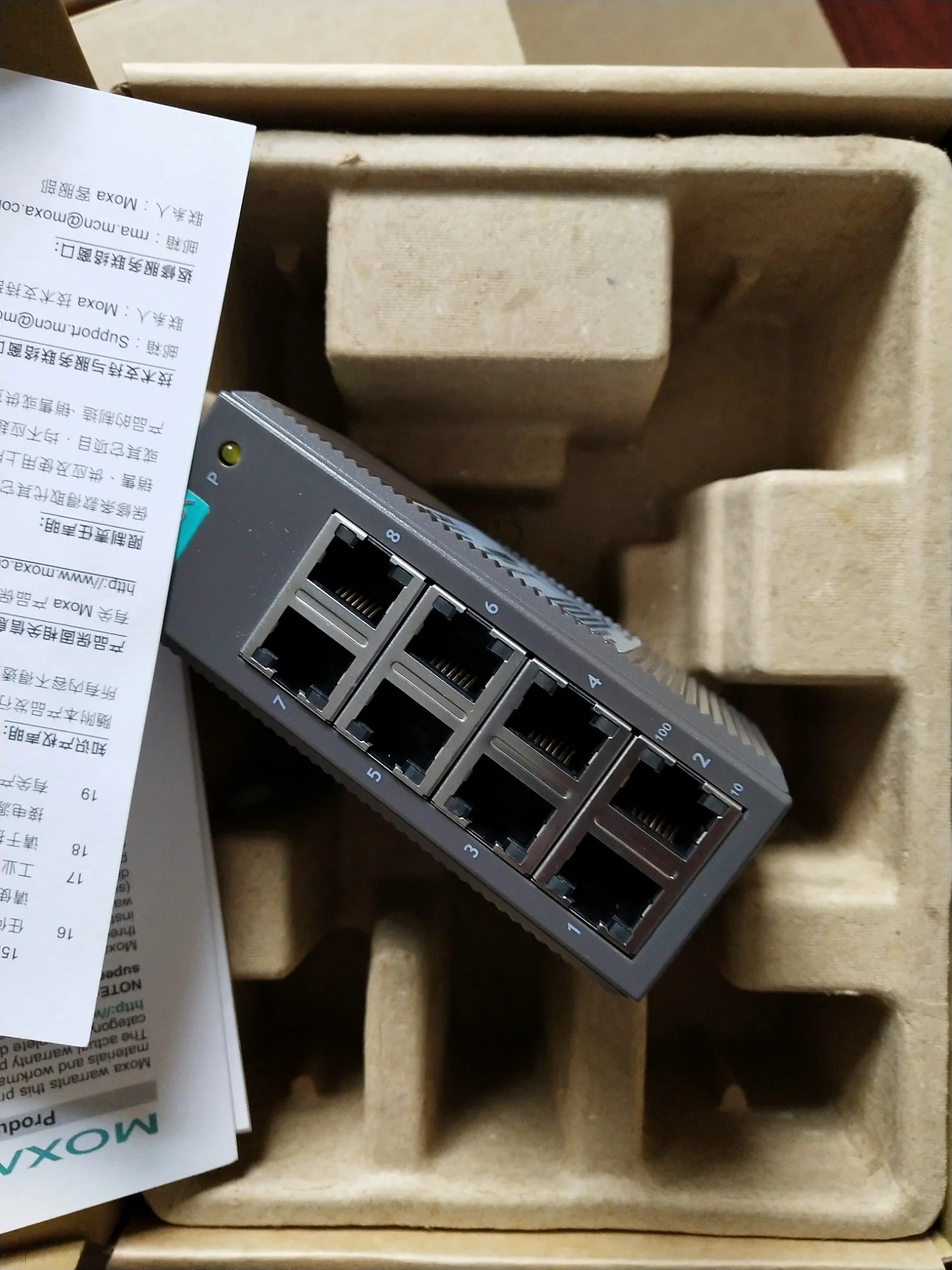 MOXA EDS-208 8-port Mosa Industrial Switch