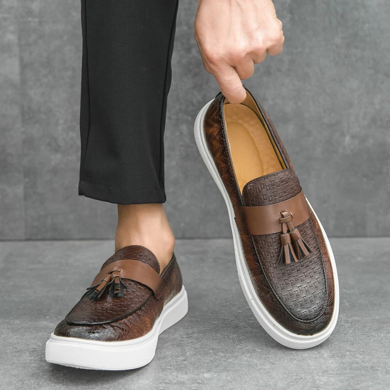 Men's Business Casual Slip-On Loafers Embossed Tassel Plus Size Street Style Versatile
