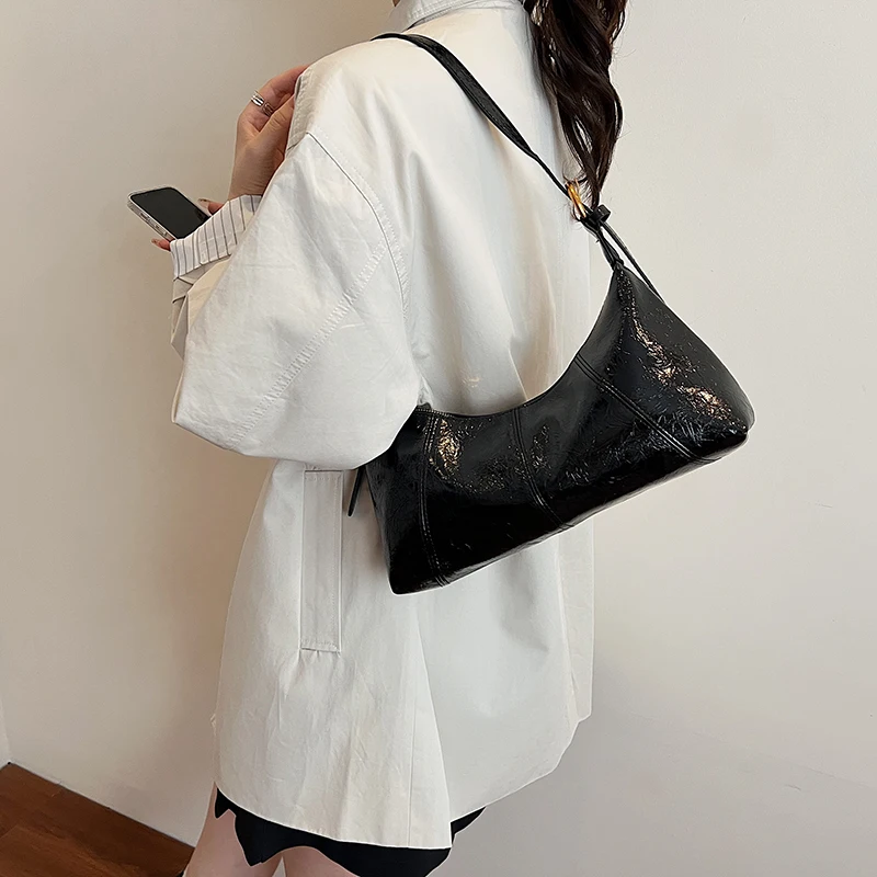 حقيبة كتف PU عالية الجودة بلون سادة، حقيبة يد نسائية عصرية جديدة بسحاب، حقيبة كروس بسيطة متعددة الاستخدامات