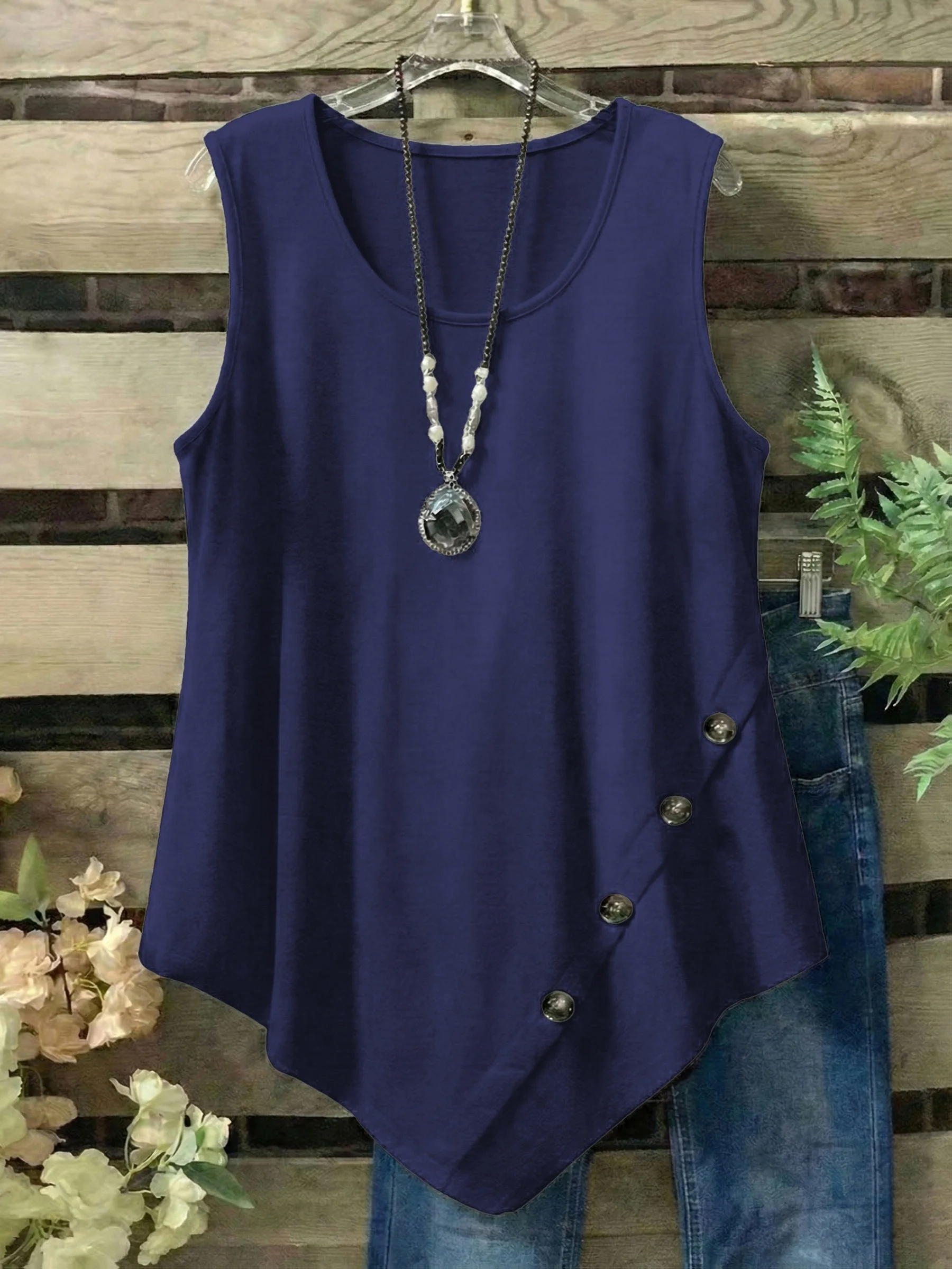Ärmelloses Damen-Top in Übergröße mit Knopfdetail für mühelosen Stil – Detail 9