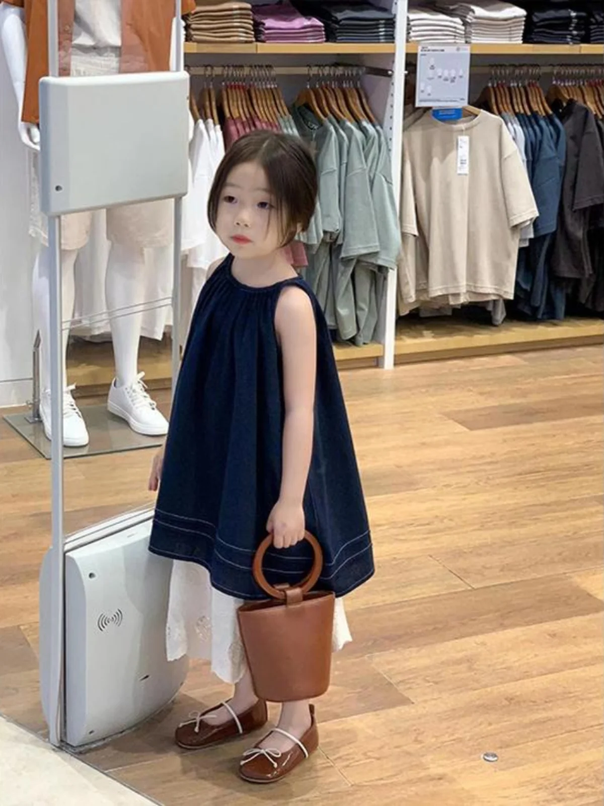 女の子夏服2026新作子供用ベストスカート韓国風ハーフスカートサマードレスツーピースセット流行